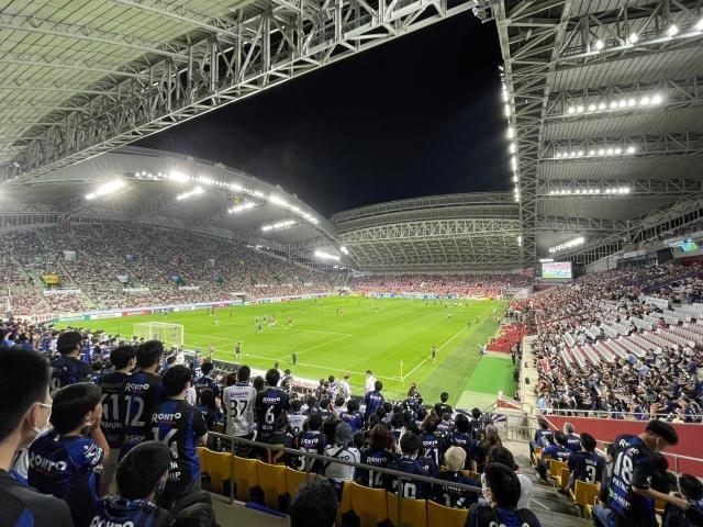 完美对战平台下载-日本金元战舰保卫战①看看神户胜利船死忠看台氛围