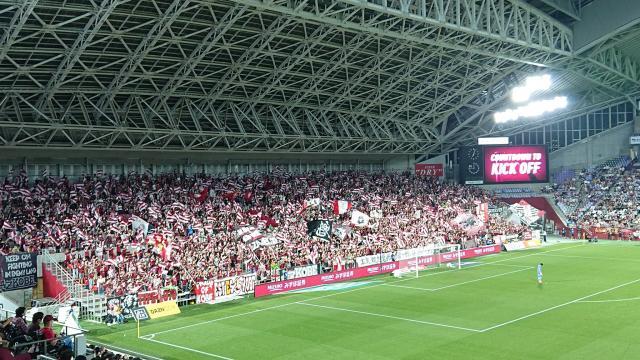 完美对战平台下载-日本金元战舰保卫战①看看神户胜利船死忠看台氛围